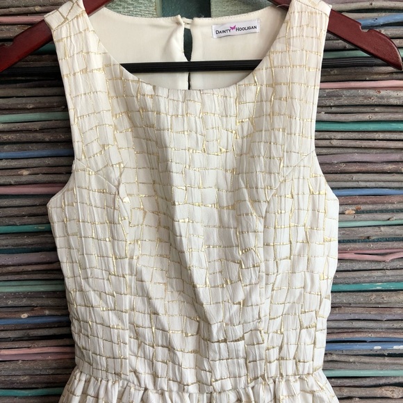 White and METALLIC GOLD open back dress 👸 - Picture 2 of 8